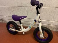 apollo wizzer balance bike weight